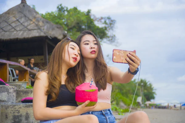 Lifestyle Portrait Two Young Happy Attractive Asian Chinese Korean Women — Stock Photo, Image