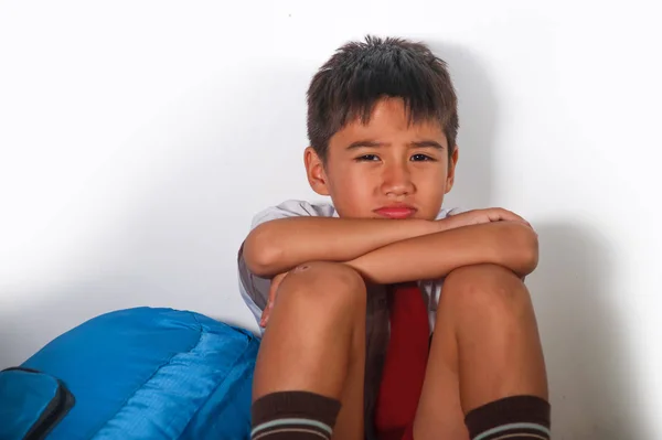 Livsstil Dramatiska Mobbning Offer Porträtt Unga Sorgliga Rädd Latin Kid — Stockfoto