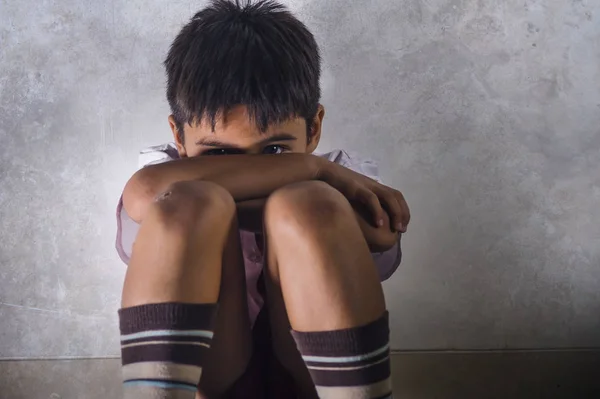 Estilo Vida Dramático Bullying Vítima Retrato Jovem Triste Assustado Criança — Fotografia de Stock