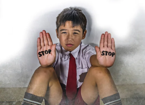 Levensstijl Dramatische Geïsoleerd Portret Van Een Jong Kind Verdrietig Depressief — Stockfoto
