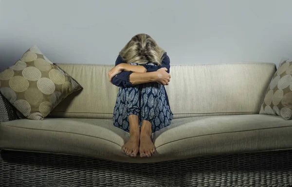 Anos Deprimida Ansiosa Bela Mulher Loira Sofrendo Depressão Ansiedade Crise — Fotografia de Stock