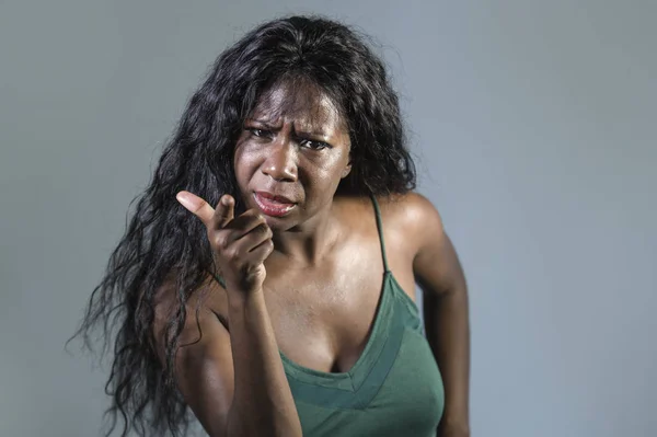 Jonge Mooie Gestresst Zwarte Afrikaanse Amerikaanse Vrouw Gevoel Overstuur Boos — Stockfoto
