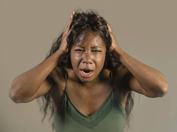 Joven Loco Desesperado Ansioso Afroamericano Negro Mujer Sentirse Estresado Atormentado — Foto de Stock