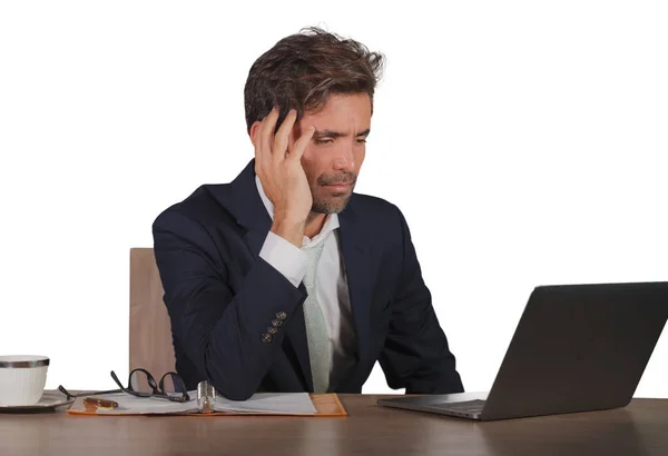 Joven Estresado Molesto Hombre Negocios Que Trabaja Escritorio Oficina Informática — Foto de Stock