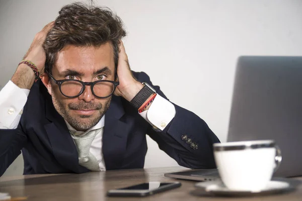 Retrato Estilo Vida Jovem Homem Negócios Cansado Deprimido Sentindo Desperdiçado — Fotografia de Stock