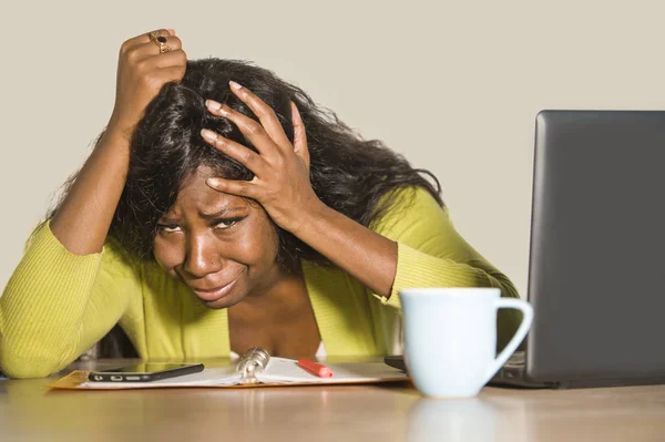 Duygu Aciz Çaresiz Depresyon Sorun Acı Office Bilgisayar Masa Başında — Stok fotoğraf