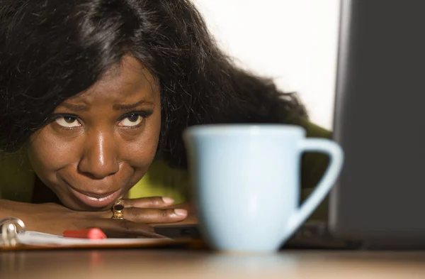 Close Retrato Jovem Triste Deprimido Negro Afro Americano Empresária Chorando — Fotografia de Stock