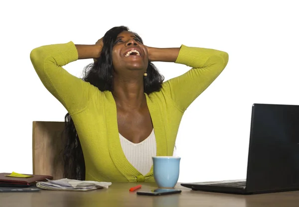 Jovem Feliz Atraente Preto Afro Americano Mulher Negócios Sorrindo Alegre — Fotografia de Stock