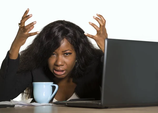 Young Depressed Overwhelmed Black African American Business Woman Working Frustrated — Stock Photo, Image