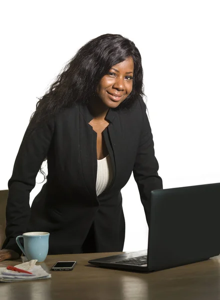 Oficina Empresa Corporativa Retrato Joven Feliz Atractivo Negro Afroamericana Mujer —  Fotos de Stock