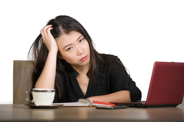 Jovem Bonito Triste Deprimido Asiático Chinês Empresária Trabalhando Stress Escritório — Fotografia de Stock