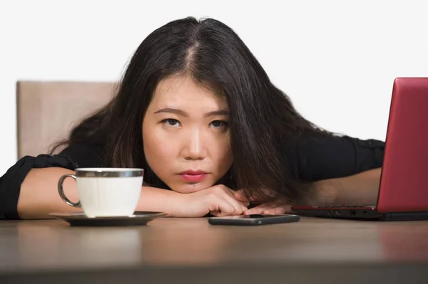 Jonge Mooie Triest Depressief Aziatische Chinese Zakenvrouw Werken Boos Stress — Stockfoto