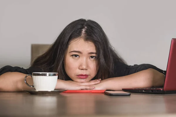 Fiatal Gyönyörű Szomorú Depressziós Ázsiai Kínai Üzleti Dolgozik Felizgat Ban — Stock Fotó