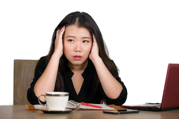 Jovem Bonito Triste Deprimido Asiático Coreano Empresária Trabalhando Stress Escritório — Fotografia de Stock