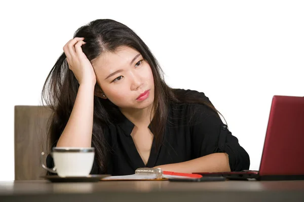 Молодая Красивая Грустная Подавленная Азиатская Кореянка Бизнесмен Работающая Стрессе Офисным — стоковое фото