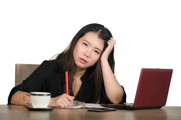 Молодая Красивая Грустная Подавленная Азиатская Кореянка Бизнесмен Работающая Стрессе Офисным — стоковое фото