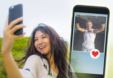 aşk ve romantizm arama yakışıklı beyaz adam gibi mesaj gönderme cep telefonunda internet online dating uygulaması kullanarak genç güzel ve mutlu Asyalı Çinli kadın