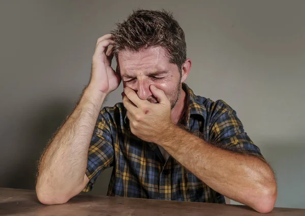 Dramatický Portrét Mladíka Smutný Depresivní Pocit Úzkosti Přemohl Pláč Zoufalé — Stock fotografie