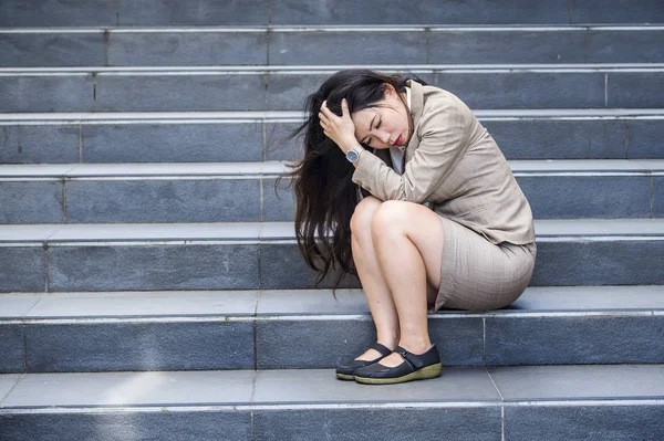 Young Depressed Desperate Asian Japanese Businesswoman Crying Alone Sitting Street — Stock Photo, Image