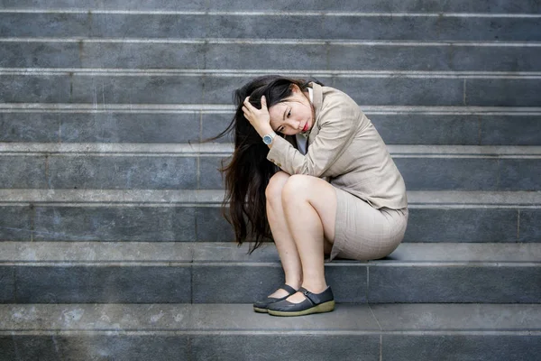 Young Depressed Desperate Asian Korean Businesswoman Crying Alone Sitting Street — Stock Photo, Image