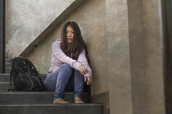 Ung Student Från Ledsen Och Deprimerad Koreanska Asiatisk Kvinna Eller — Stockfoto