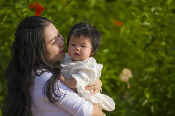 Young Happy Cute Asian Chinese Woman Enjoying Playing Her Baby — Stock Photo, Image