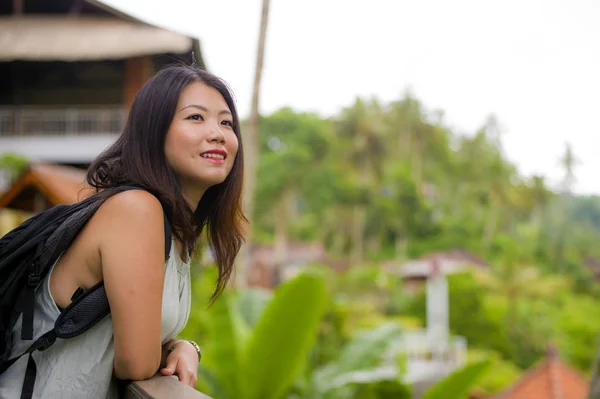 Estilo Vida Aire Libre Retrato Joven Hermosa Feliz Mujer Mochilera — Foto de Stock