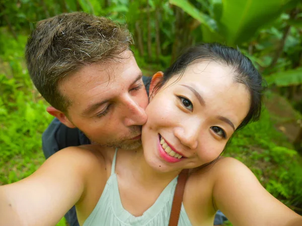 Young Beautiful Happy Mixed Ethnicity Couple Beautiful Asian Korean Woman — Stock Photo, Image