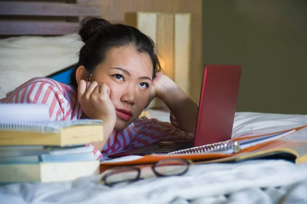 Jonge Wanhopig Moe Aziatische Japanse Tiener Universiteitsstudent Gevoel Overweldigd Benadrukt — Stockfoto