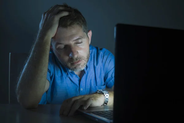 Young Attractive Tired Unshaven Man Working Late Night Laptop Computer — Stock Photo, Image