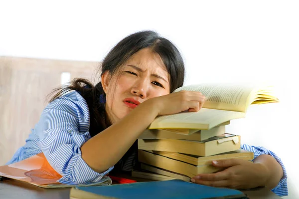 Jonge Benadrukt Gefrustreerd Aziatische Korean Tiener Student Werken Hard Leunend — Stockfoto