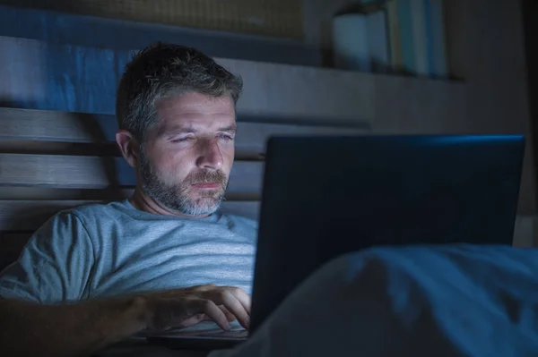 Young Attractive Relaxed Internet Addict Man Networking Concentrated Late Night — Stock Photo, Image