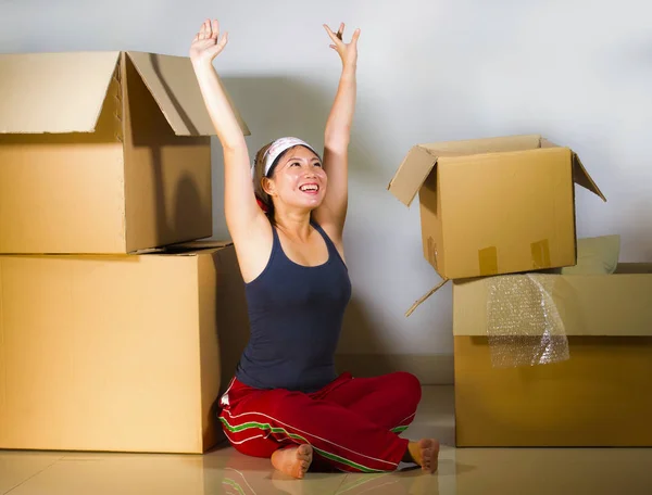 Jovem Bonita Feliz Mulher Coreana Asiática Animado Casa Sala Estar — Fotografia de Stock