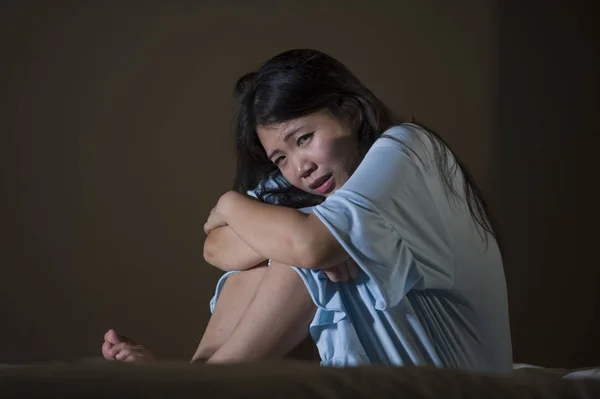 Retrato Dramático Jovem Bela Triste Mulher Chinesa Asiática Chorando Desesperada — Fotografia de Stock