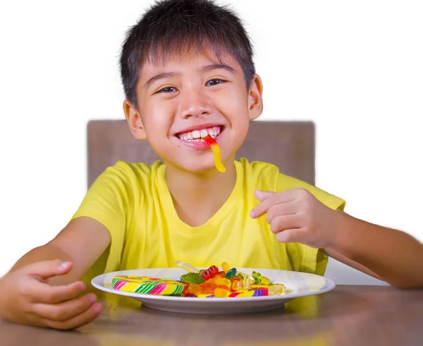 Jovem Feliz Animado Garoto Sexo Masculino Sorrindo Alegre Comendo Prato — Fotografia de Stock