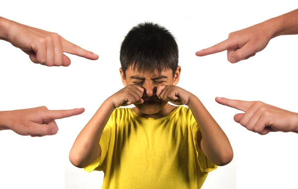 Gruppe Von Händen Zeigt Mit Dem Finger Auf Junge Traurige — Stockfoto