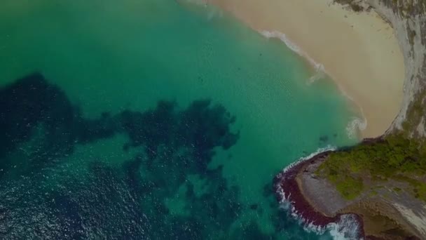 Amazing Aerial Pull Drone Tropical Paradise White Sand Beach Rock — Stock Video