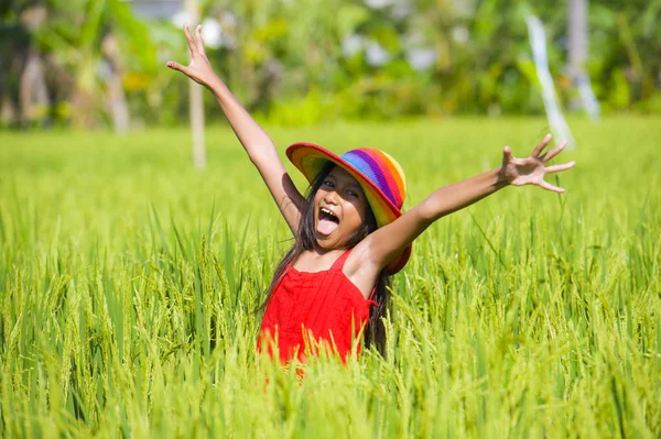 Tatlı Mutlu Güzel Veya Yaşında Çocuk Yaz Şapka Neşeli Genç — Stok fotoğraf