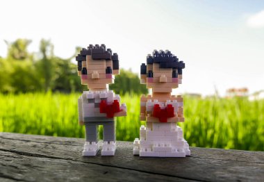 kendini temsil eden düğün pasta toppers inşa inşaat blok çift evlenmek tatlı gelin ve damat kırmızı holding ile evlilik kalbimizde ve kavram seviyorum 