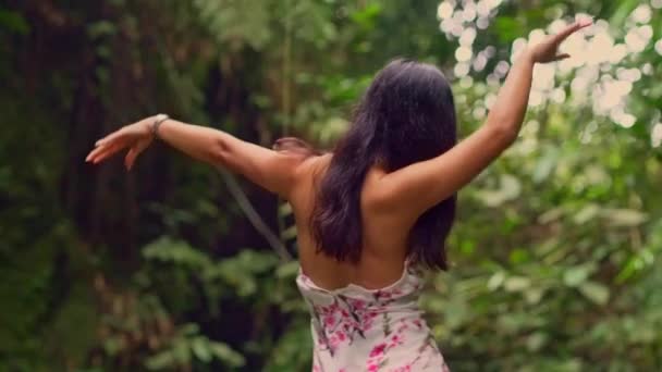 Danse Traditionnelle Asiatique Dans Jungle Jeune Belle Sensuelle Femme Chinoise — Video