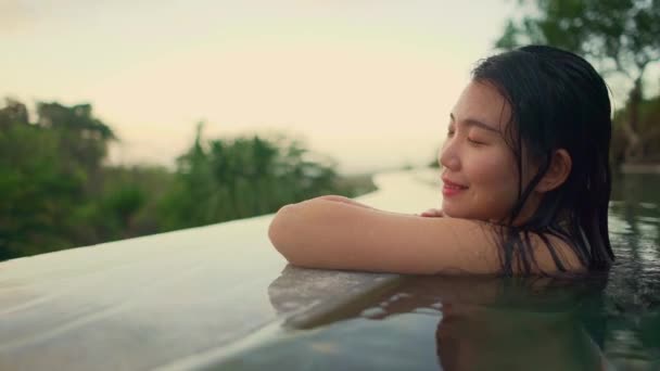 Outdoors Holidays Lifestyle Shot Young Beautiful Relaxed Asian Chinese Woman — Stock Video