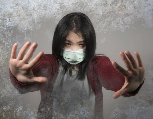 Young beautiful Asian Chinese woman in face mask victim of bullying and abuse showing clean hands demanding standing violence to stop protesting against discrimination — Stock Photo, Image