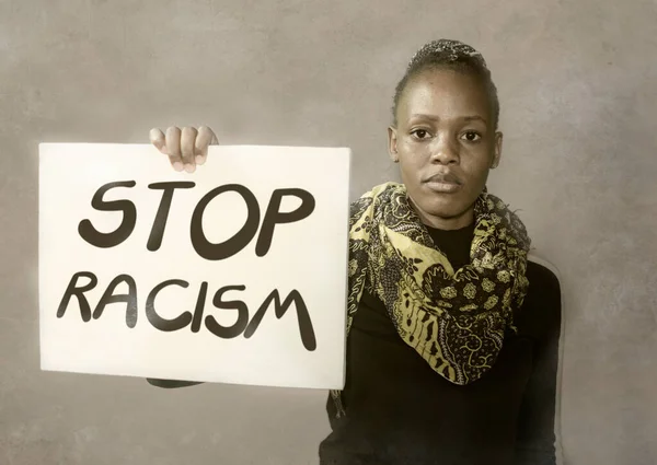 Parar Racismo Ativista Negro Menina Protestando Contra Governo Jovem Indignado — Fotografia de Stock