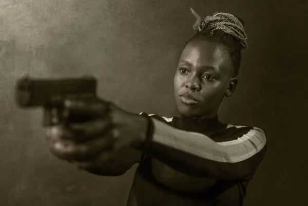 Голлівудський Портрет Молодої Привабливої Упевненої Чорної Афро Американської Жінки Яка — стокове фото