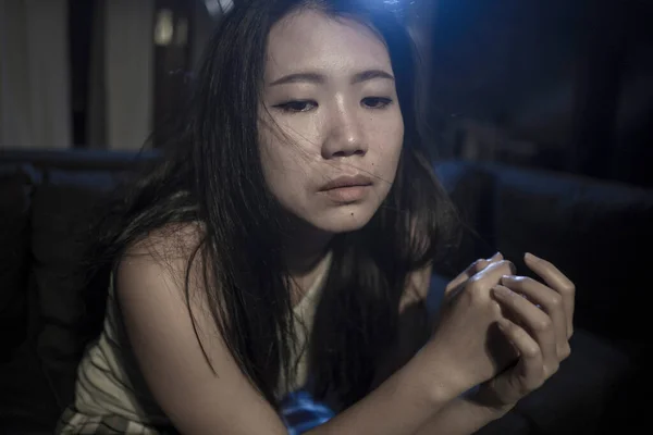 Chica Asiática Que Sufre Depresión Mujer Japonesa Triste Deprimida Llorando —  Fotos de Stock