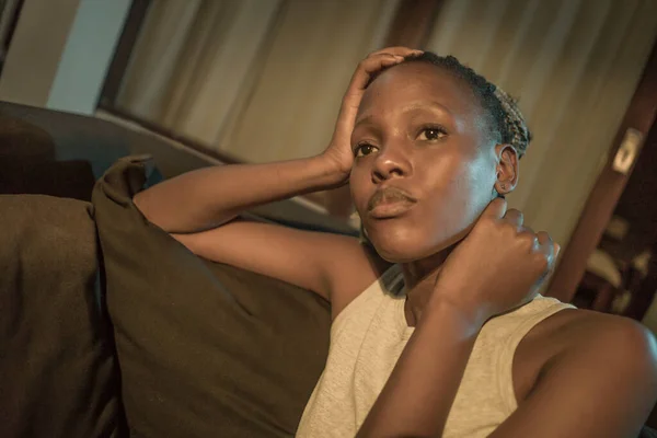 Fiatal Afro Amerikai Szenved Depresszió Szomorú Depressziós Fekete Tinédzser Lány — Stock Fotó