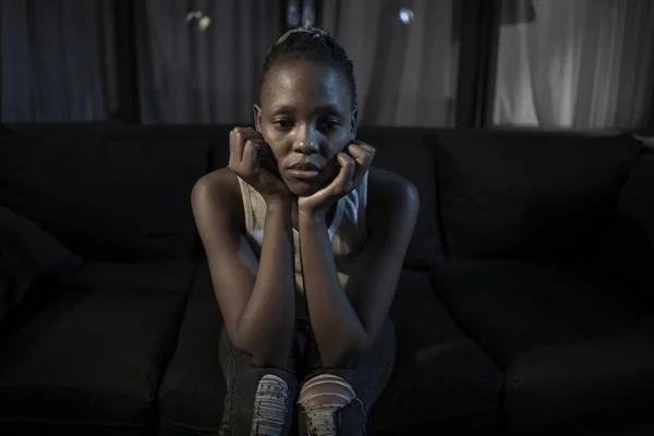 Millennial Generatie Afro Amerikaanse Meisje Nachts Lijden Depressie Jonge Aantrekkelijke — Stockfoto