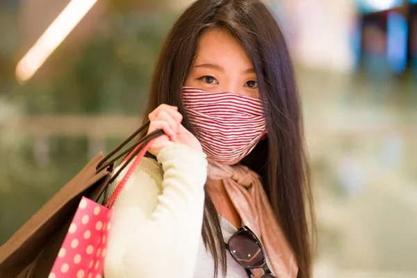 Glad Asiatisk Köpcentret Normal Livsstil Ung Attraktiv Och Vacker Japansk — Stockfoto