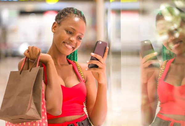 Cool Black Girl Shopping Young Happy Beautiful Black Afro American — Stock Photo, Image