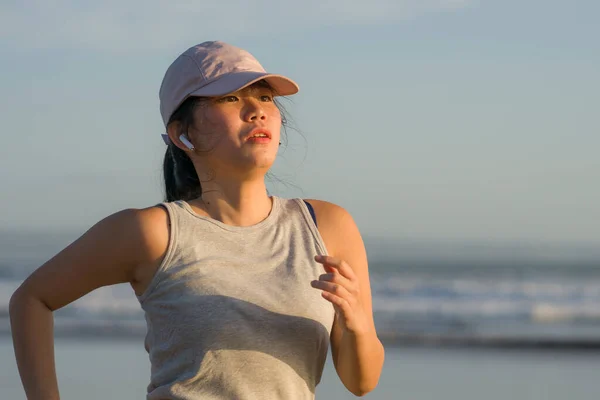 Asian Girl Running Beach Young Attractive Happy Korean Woman Doing — Stock Photo, Image